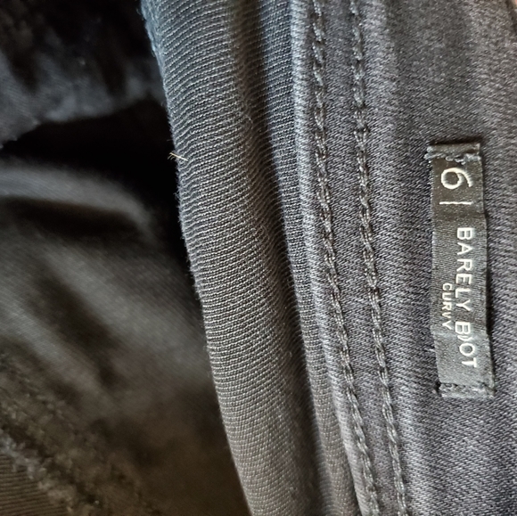 Talbots Barely boot curvy jeans size 6. - Picture 9 of 12